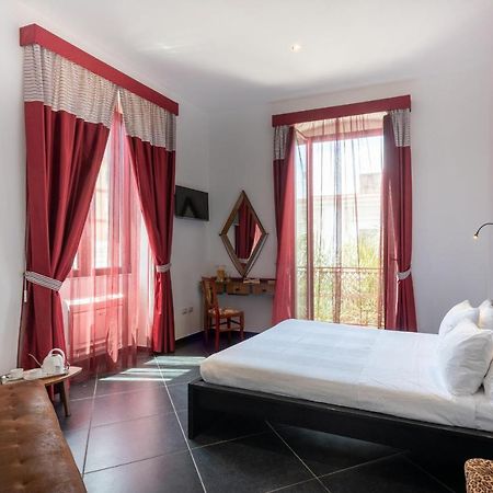 ברינדיזי Maria Vittoria Charming Rooms And Apartments מראה חיצוני תמונה