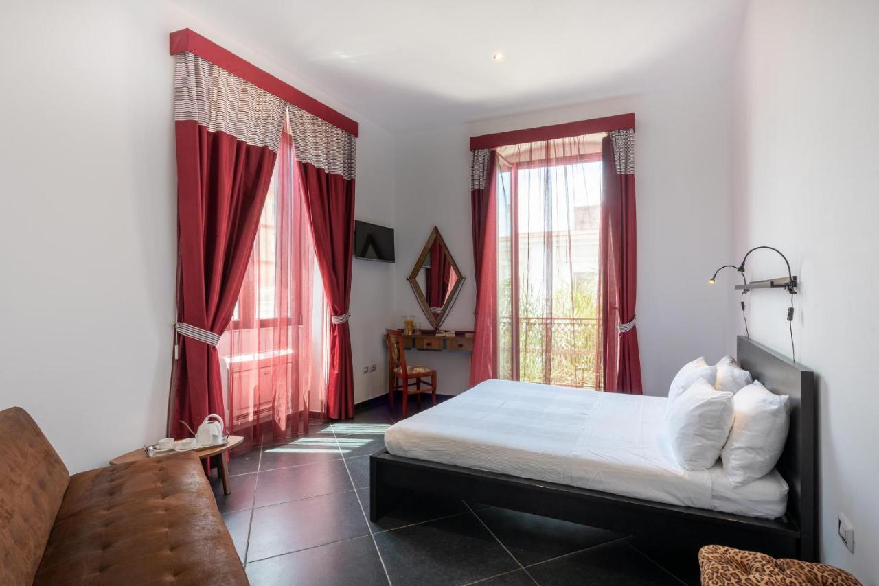 ברינדיזי Maria Vittoria Charming Rooms And Apartments מראה חיצוני תמונה