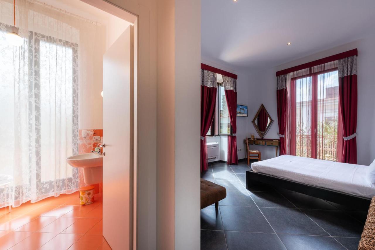 ברינדיזי Maria Vittoria Charming Rooms And Apartments מראה חיצוני תמונה